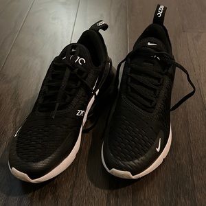 WOMENS 6.5 NIKE AIRMAX